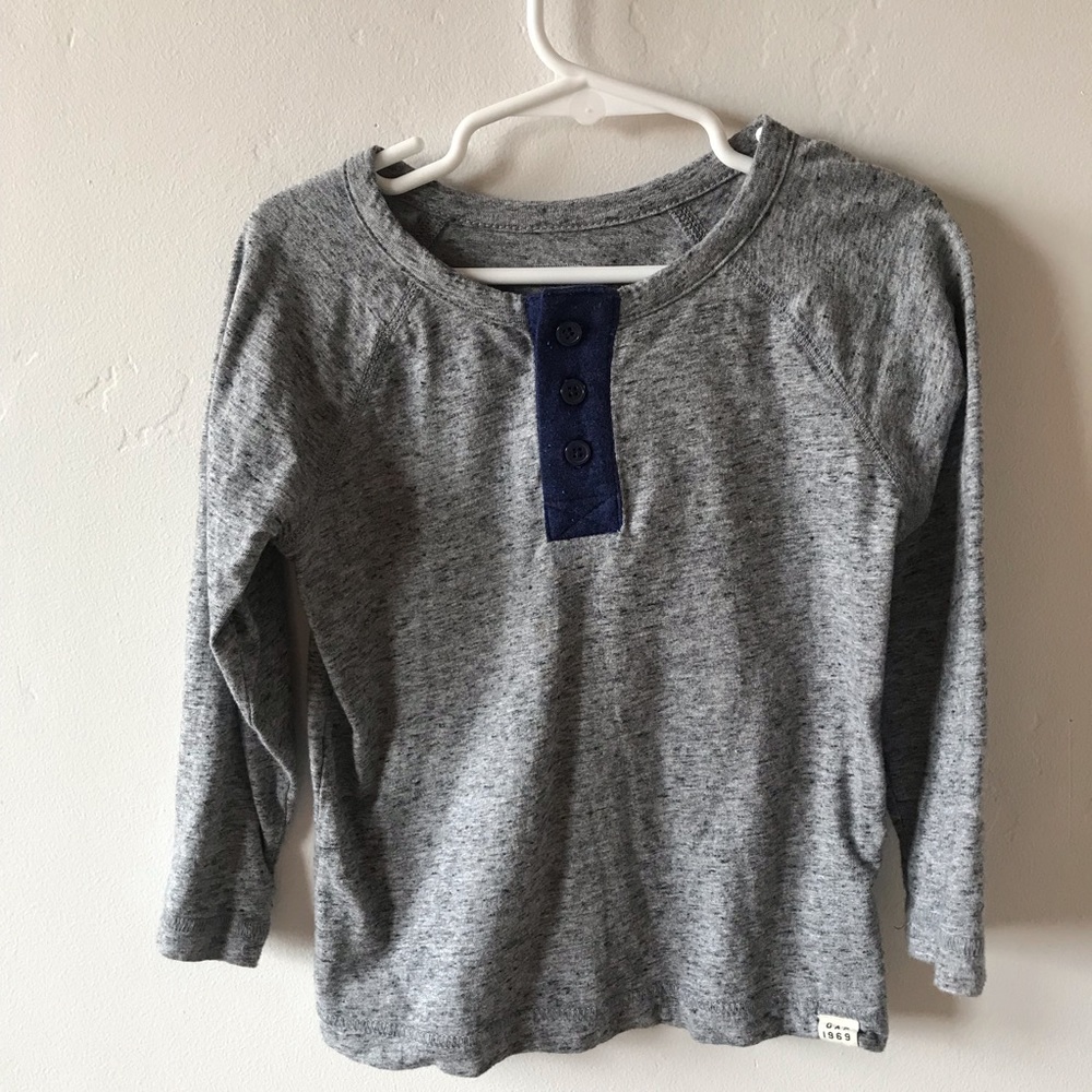 4T Gap long sleeved tee